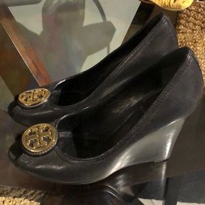 A Tory Burch Shoe in an excellent condition.